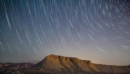 场上对决如火如荼，精彩不断——热血竞技，燃动全场