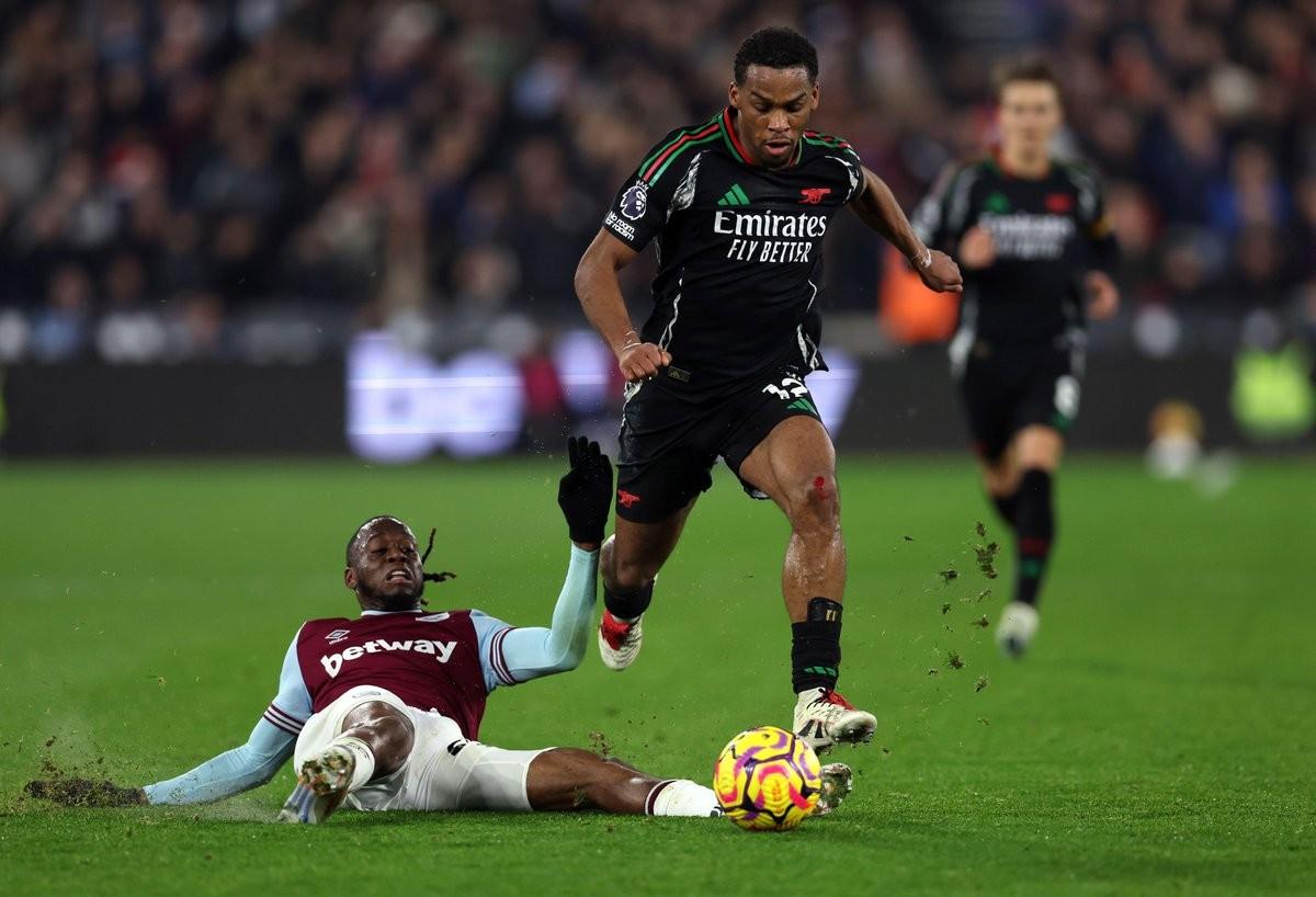 澳亚国际在线登录-西汉姆联客场一球小胜伯恩利，英超保级压力骤减