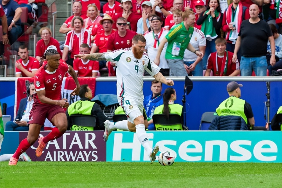 澳亚国际最新版本-关于匈牙利队中锋爆发，帮助球队取得宝贵胜利的信息